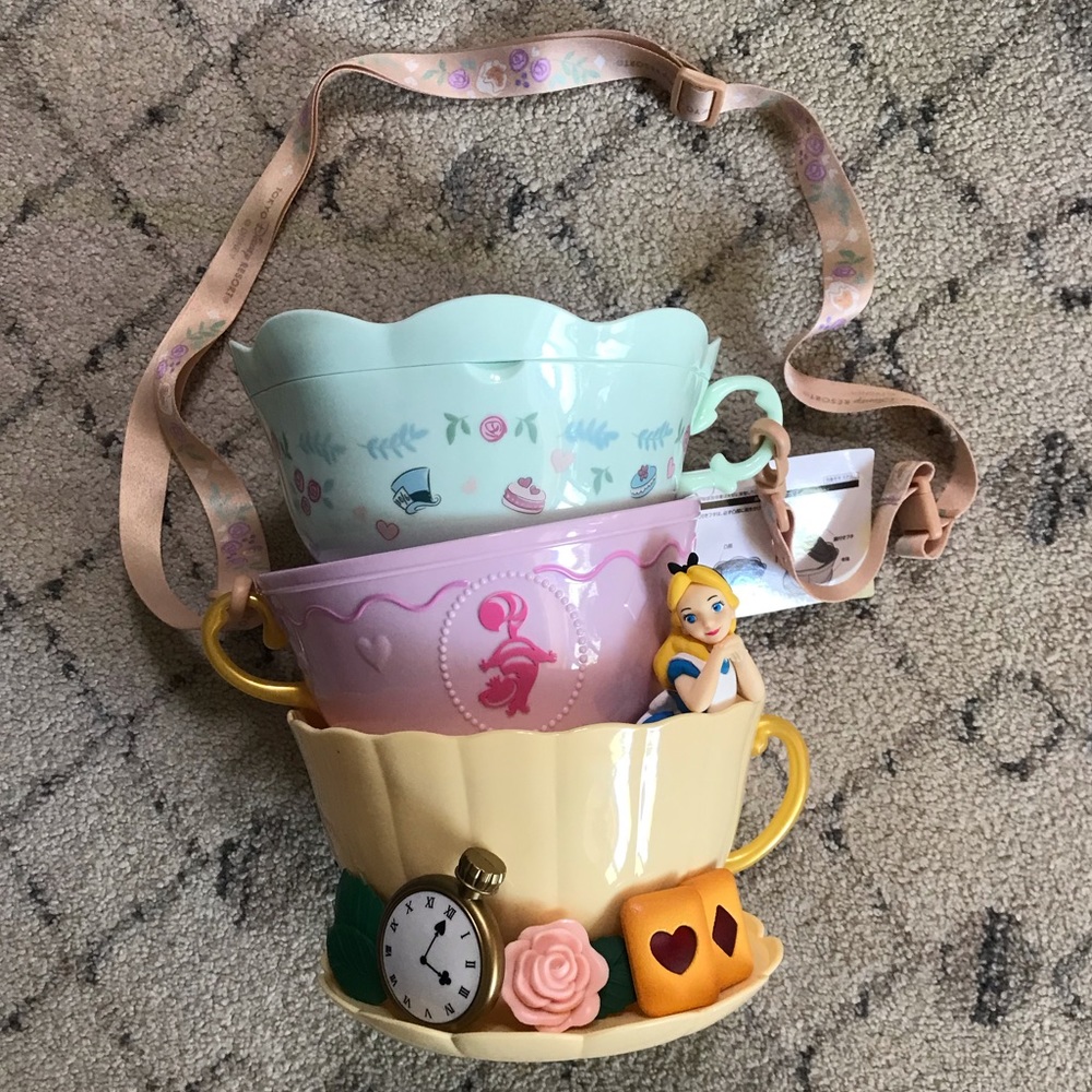 Tokyo Disney Alice In Wonderland Popcorn Bucket NWT